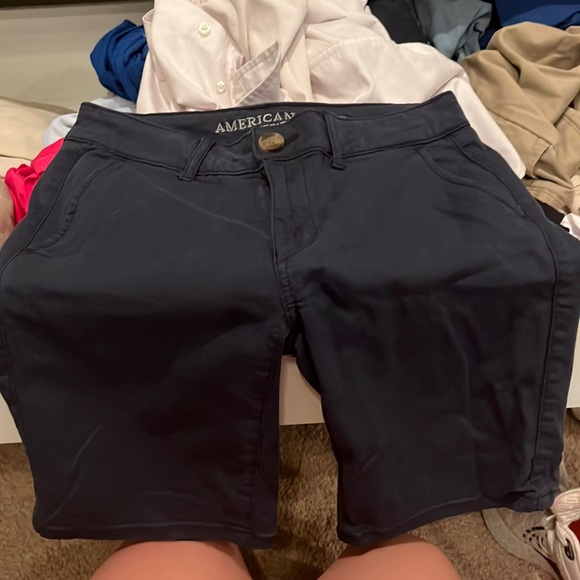 American Eagle Khai Navy 4’ Inseam Shorts Woman’s size 4 - Picture 1 of 1